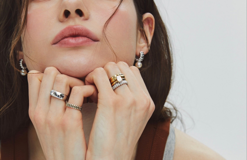 Золото плюс серебро: как стильно сочетать металлы в 2026 году