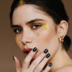 Золотой макияж: драгоценный тренд весна-лето 2026
