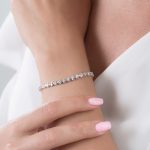 Теннисный браслет: «тихая роскошь» в твоем гардеробе