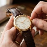 Как правильно заводить механические часы