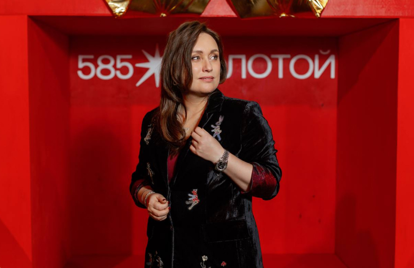 «Жизнь — это и есть особый случай»: Виктория Ливенская о 26-летии «585 Золотой», бриллиантах без повода и свободе быть собой