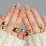 Какой маникюр подходит к золоту: 10 красивых оттенков под кольца